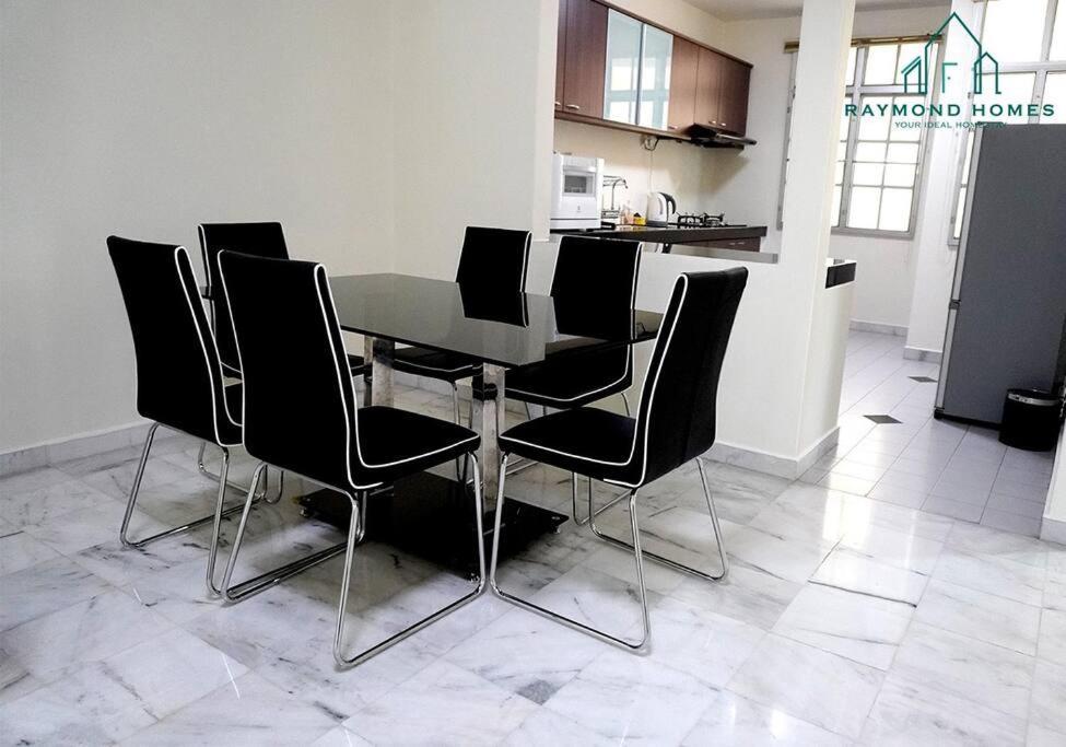99 Kelawei Apartment Джордж Таун Екстериор снимка