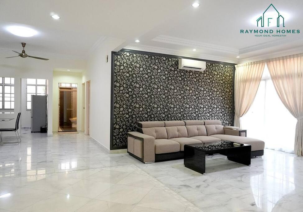 99 Kelawei Apartment Джордж Таун Екстериор снимка