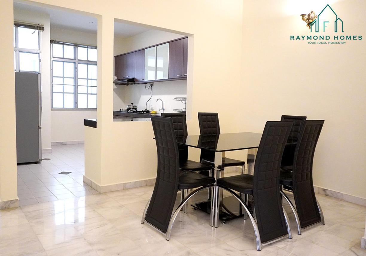 99 Kelawei Apartment Джордж Таун Екстериор снимка