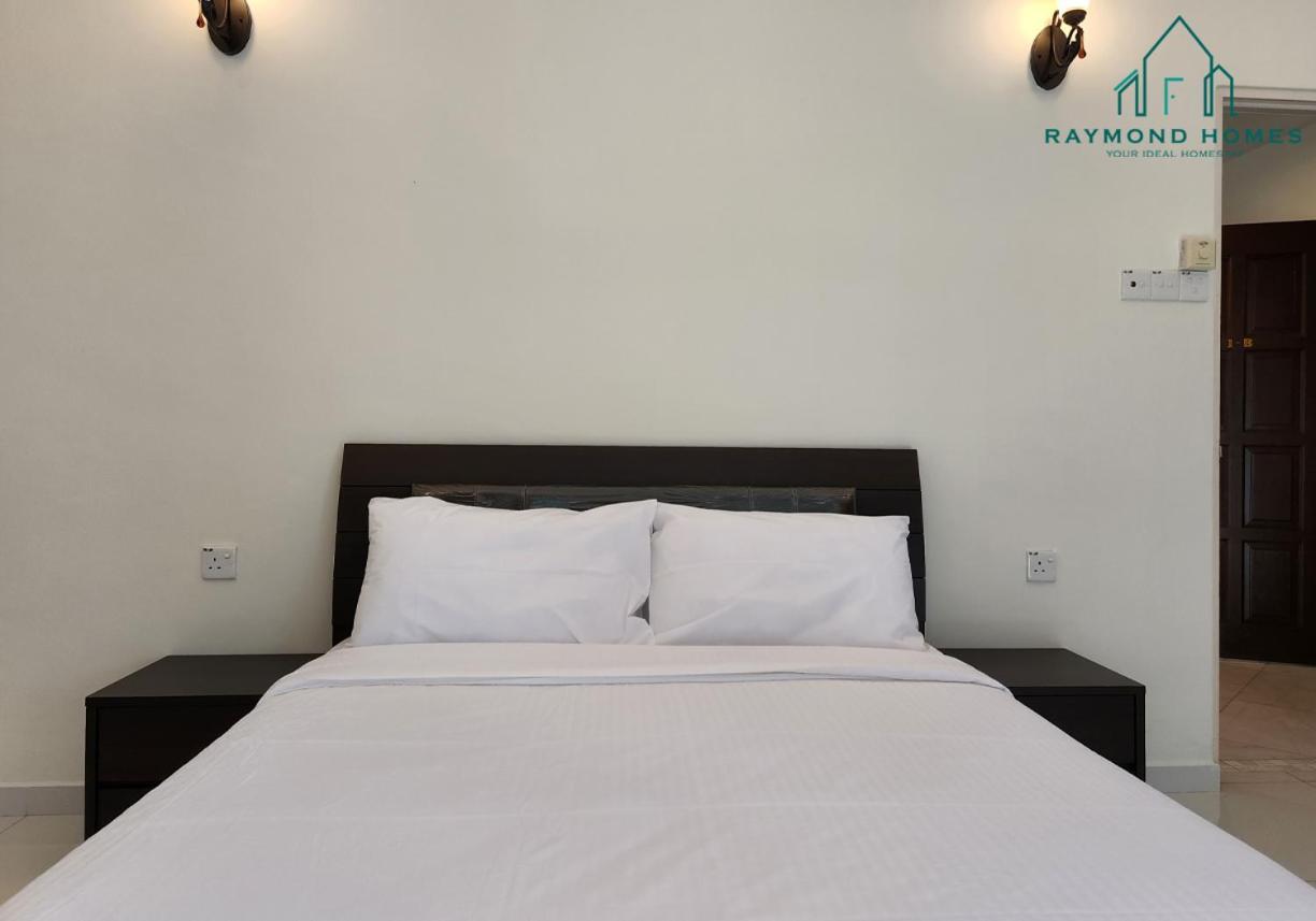 99 Kelawei Apartment Джордж Таун Екстериор снимка